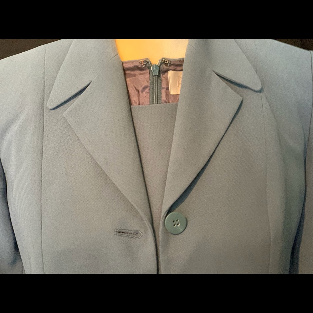Petite Sophisticate (2) piece suit.